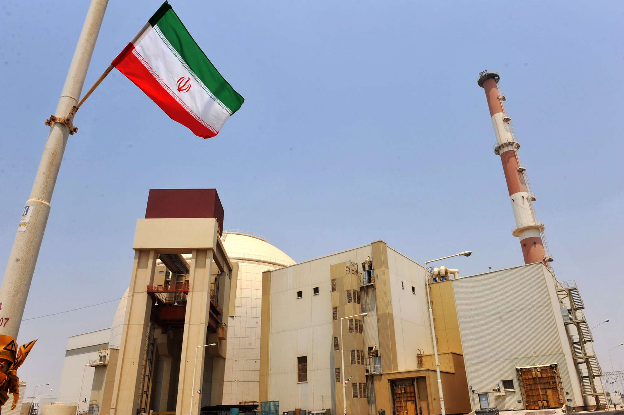 Mientras Biden apuesta al diálogo, Irán acelera su programa nuclear - Los  informes diarios