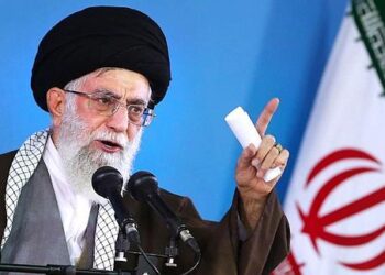 Jamenei acusó a Occidente de estar detrás de campañas en contra del hiyab