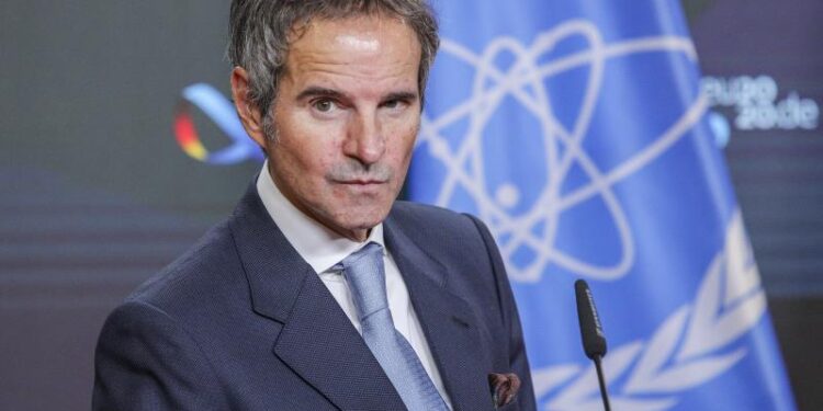 Rafael Grossi confirmó que Irán apagó 27 cámaras de vigilancia del OIEA