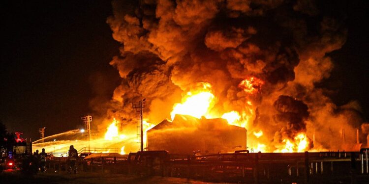 Una base militar iraní sufrió un gran incendio