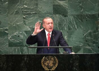 Erdogan acusó a Grecia de convertir el mar en un cementerio de refugiados