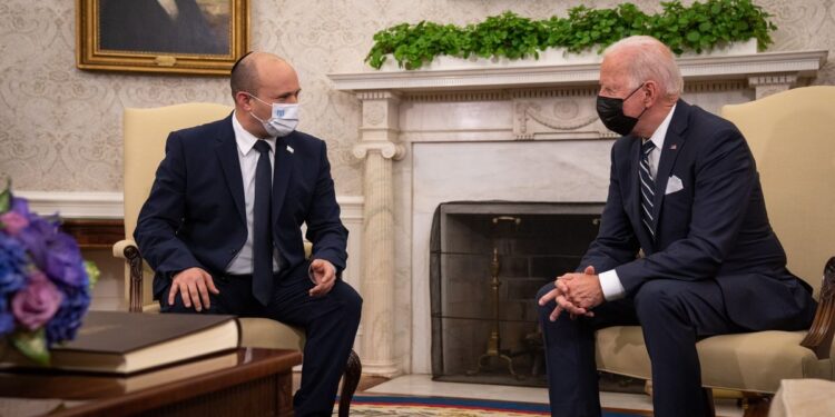 Joe Biden y Naftali Bennett