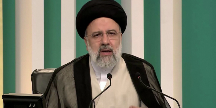 Francia y Países Bajos exhortan a sus ciudadanos a no viajar a Irán