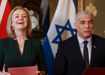 Yair Lapid y la ministra de Exteriores británica criticaron a Irán en un comunicado conjunto