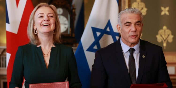 Yair Lapid y la ministra de Exteriores británica criticaron a Irán en un comunicado conjunto