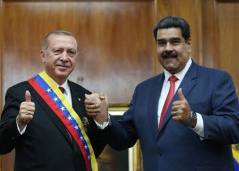 Maduro ofrece a Venezuela como puerto de entrada de Turquía a América Latina