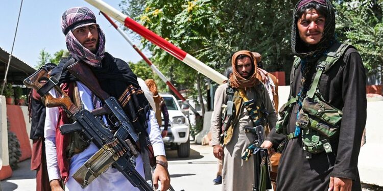 Una delegación de talibanes viajará a Irán en busca de acuerdos económicos