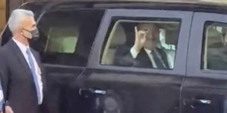 Ministro de Asuntos Exteriores de Turquía justifica su gesto racista en Uruguay