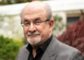 La prensa iraní celebró el ataque a Salman Rushdie