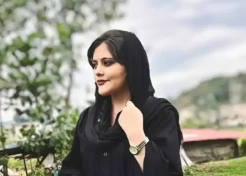 Irán detuvo a periodista que cubió el funeral de Mahsa Amini