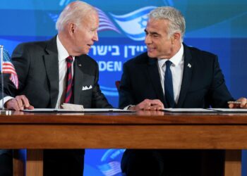 Biden y Lapid hablaron sobre el acuerdo nuclear con Irán