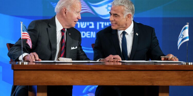 Biden y Lapid hablaron sobre el acuerdo nuclear con Irán