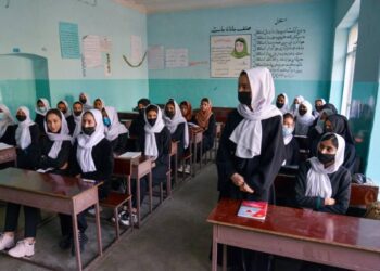 Niñas iraníes en la escuela