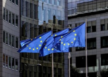 3 banderas de la Unión Europea