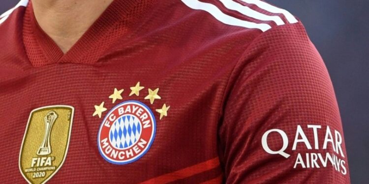 Camiseta de Bayern Múnich con logo de Qatar Airways