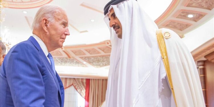 El presidente de EE.UU., Joe Biden, junto al emir de Catar, Tamir al-Thani
