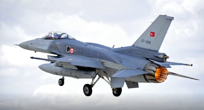 F16 turco