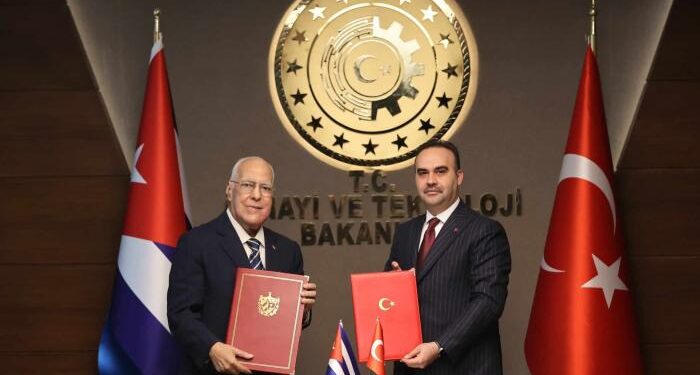 El vice primer ministro de Cuba, Cabrisas Ruiz