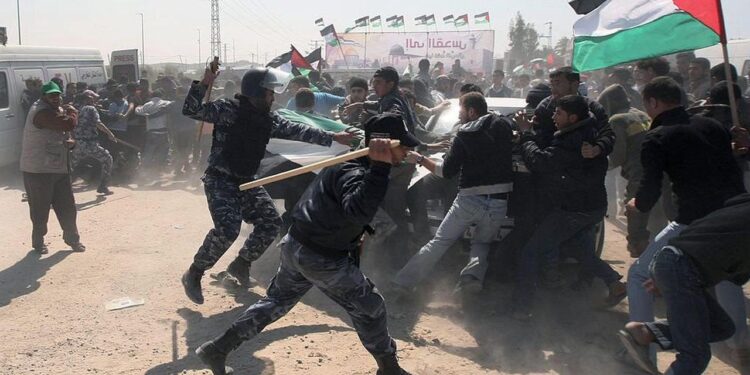 Palestinians Vent Against Hamas