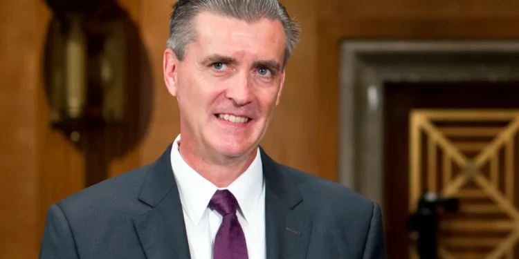 Former top State official to plead guilty for helping Qatar