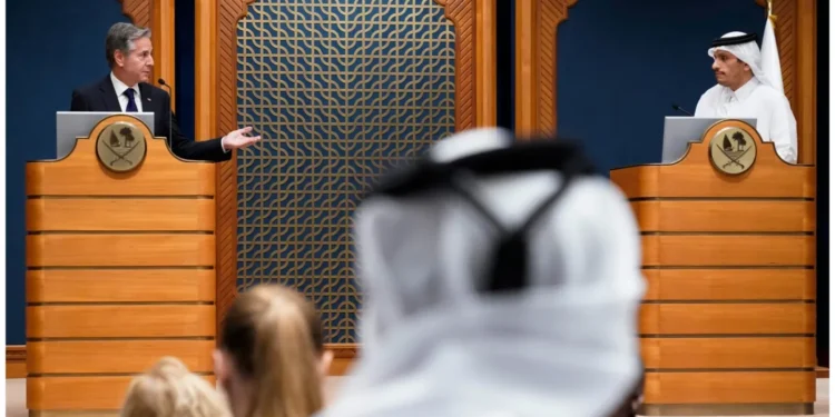 Reports Unveil Qatari Official’s Hamas Support, State Media’s Glorification of Attacks